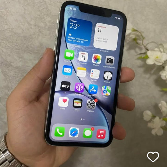 A. Iphone XR 128 GB