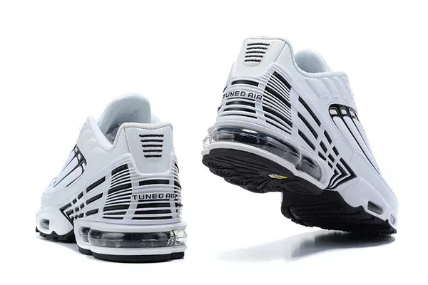 Air Max Plus Light Smoke Grey Metallic Silver 3
