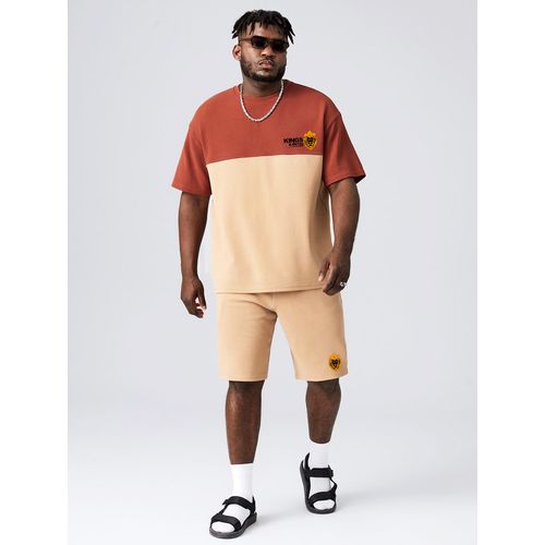 Kingskartel T-shirt et short élégants marron/multicolores Kings-Kartel