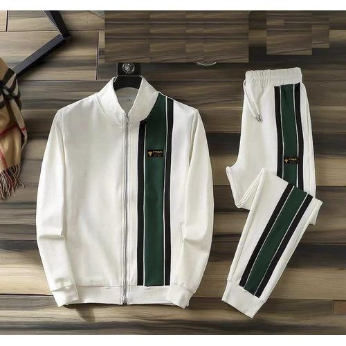 Tenues tendance blanc cassé de haut en bas