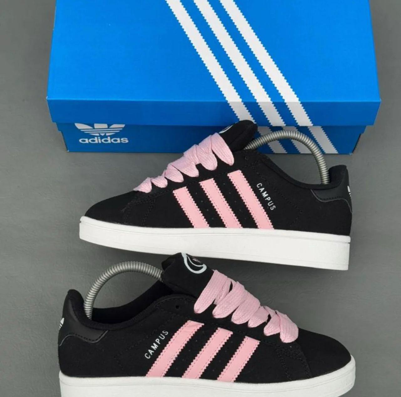 Addidas campus noire a motifs rose