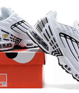 Air Max Plus Light Smoke Grey Metallic Silver 3